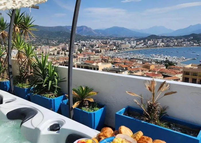 Penthouse Panoramique Avec Jacuzzi *